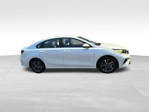 Used 2024 Kia Forte LXS image 29