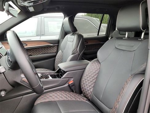 New 2022 Jeep Grand Cherokee Limited image 4