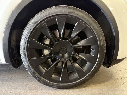 Used 2021 Tesla Model Y Long Range AWD/4WD image 35