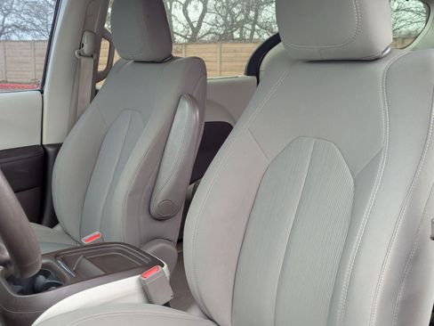 Used 2017 Chrysler Pacifica Touring Plus w/ Security Group image 14