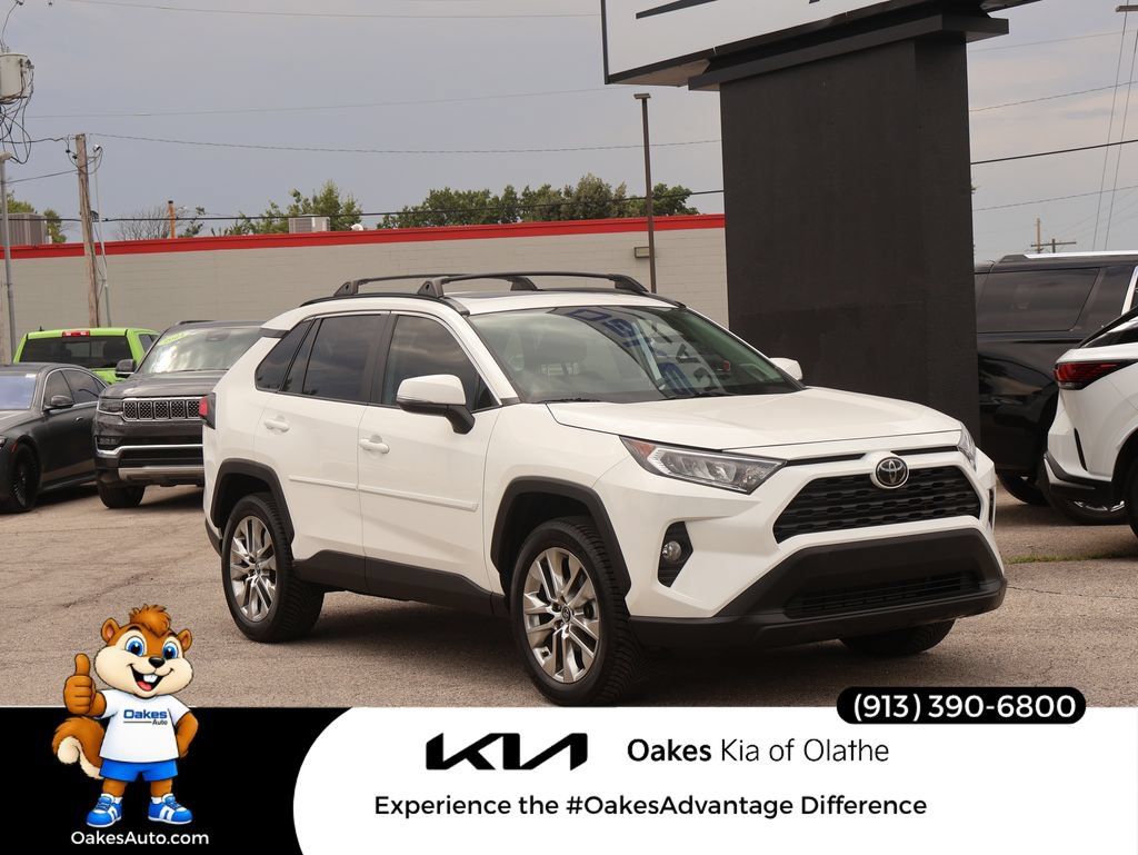 Used 2020 Toyota RAV4 XLE Premium FWD image 1