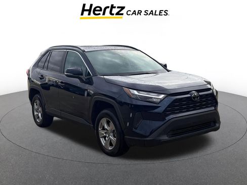 Used 2025 Toyota RAV4 XLE image 1