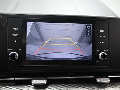 Used 2022 Kia Carnival LX FWD image 28