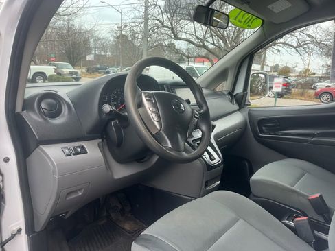 Used 2021 Nissan NV200 SV w/ Back Door Glass Package image 18