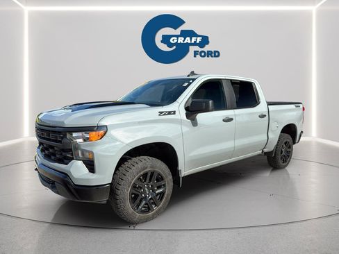 Used 2025 Chevrolet Silverado 1500 Custom Trail Boss w/ Dark Appearance Package AWD/4WD image 12