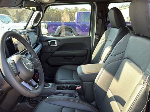 New 2026 Jeep Gladiator Sport image 13