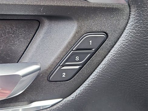 Used 2025 RAM 1500 Laramie image 19