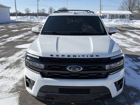 Used 2022 Ford Expedition Limited image 22