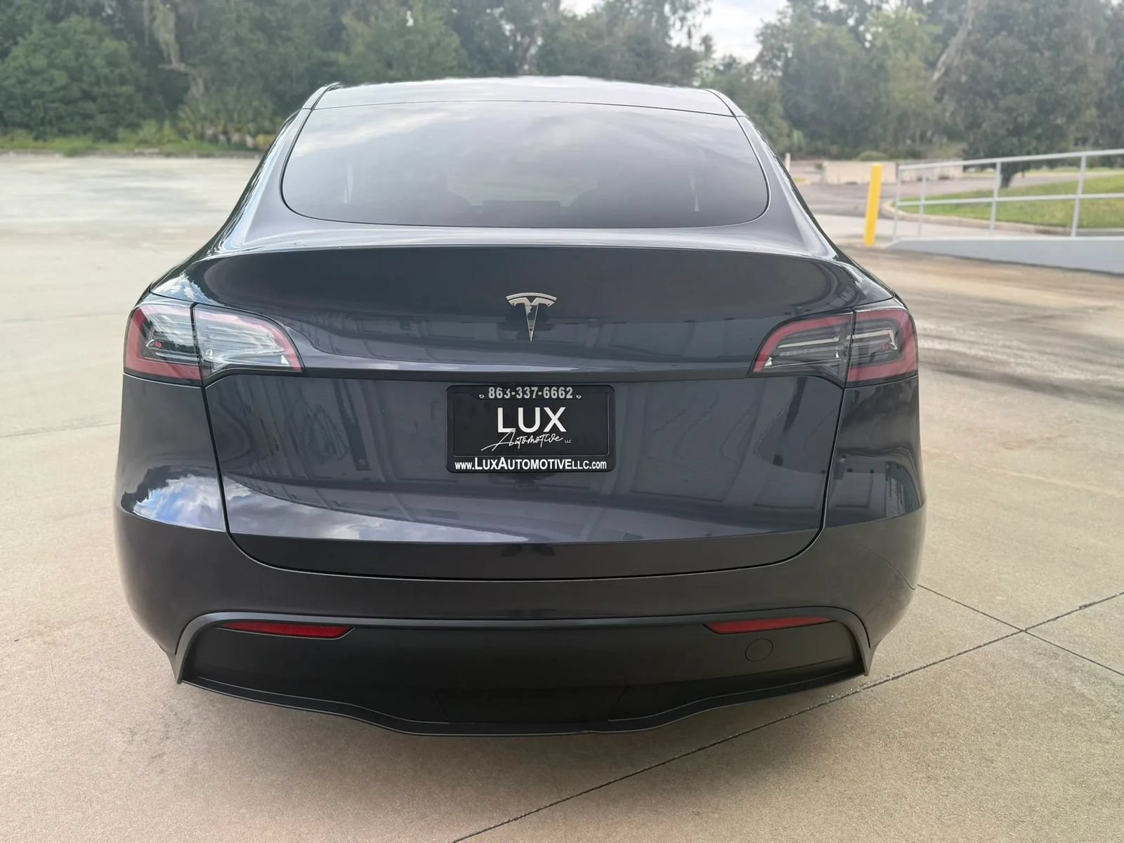 Used 2024 Tesla Model Y Long Range RWD image 9