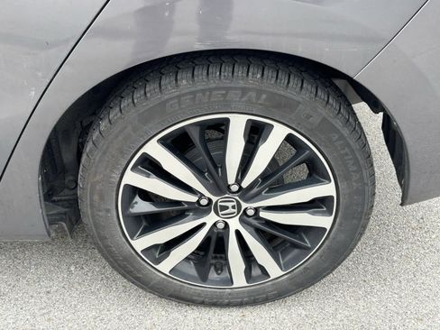 Used 2018 Honda Fit EX image 3