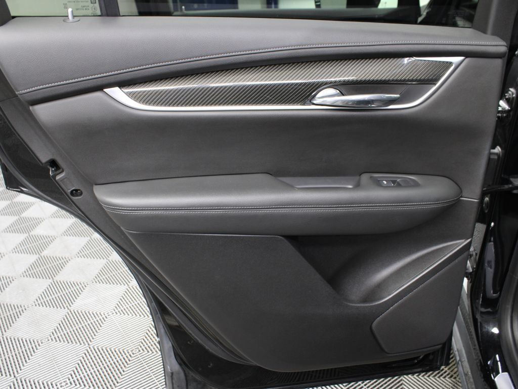 Used 2022 Cadillac XT6 Sport w/ Technology Package AWD/4WD image 70