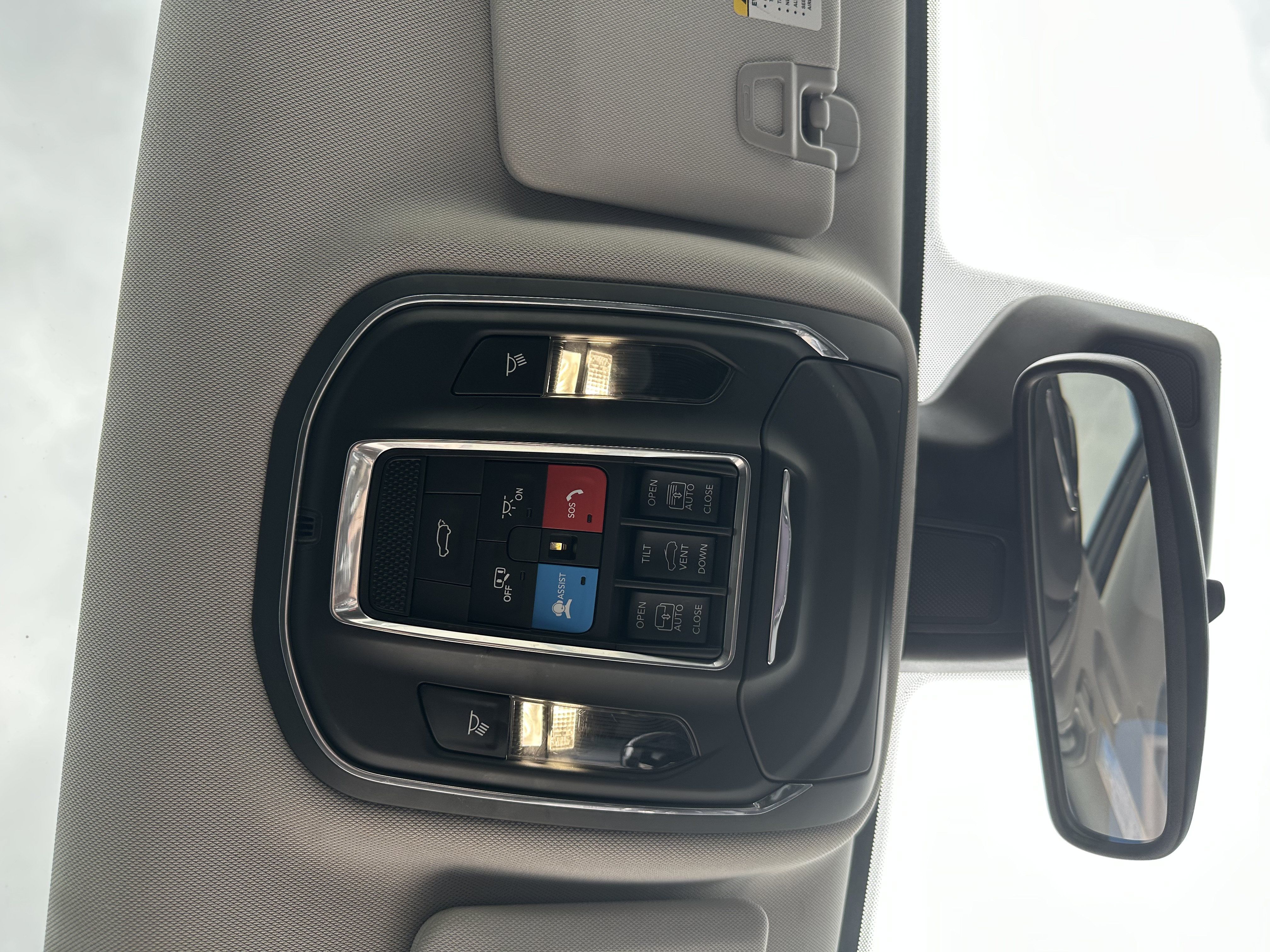 Used 2023 Jeep Grand Cherokee L Limited AWD/4WD image 19