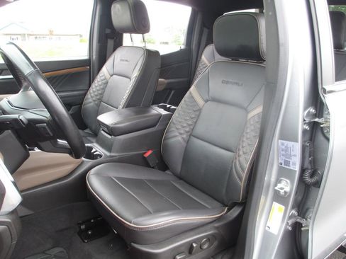 Used 2024 GMC Canyon Denali AWD/4WD image 18