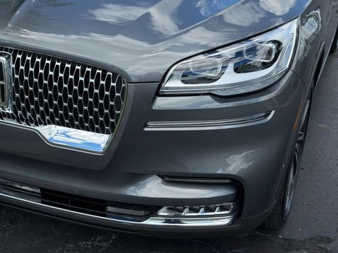 Used 2023 Lincoln Aviator Reserve w/ Equipment Group 201A AWD/4WD image 11