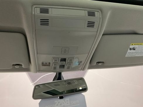 Used 2019 Volkswagen Tiguan SE w/ Panoramic Sunroof Package AWD/4WD image 33