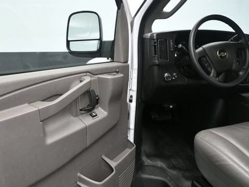 Used 2024 Chevrolet Express 3500 LS RWD image 20