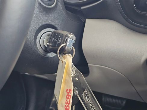 Certified 2022 Hyundai Venue SEL w/ Cargo Package image 31