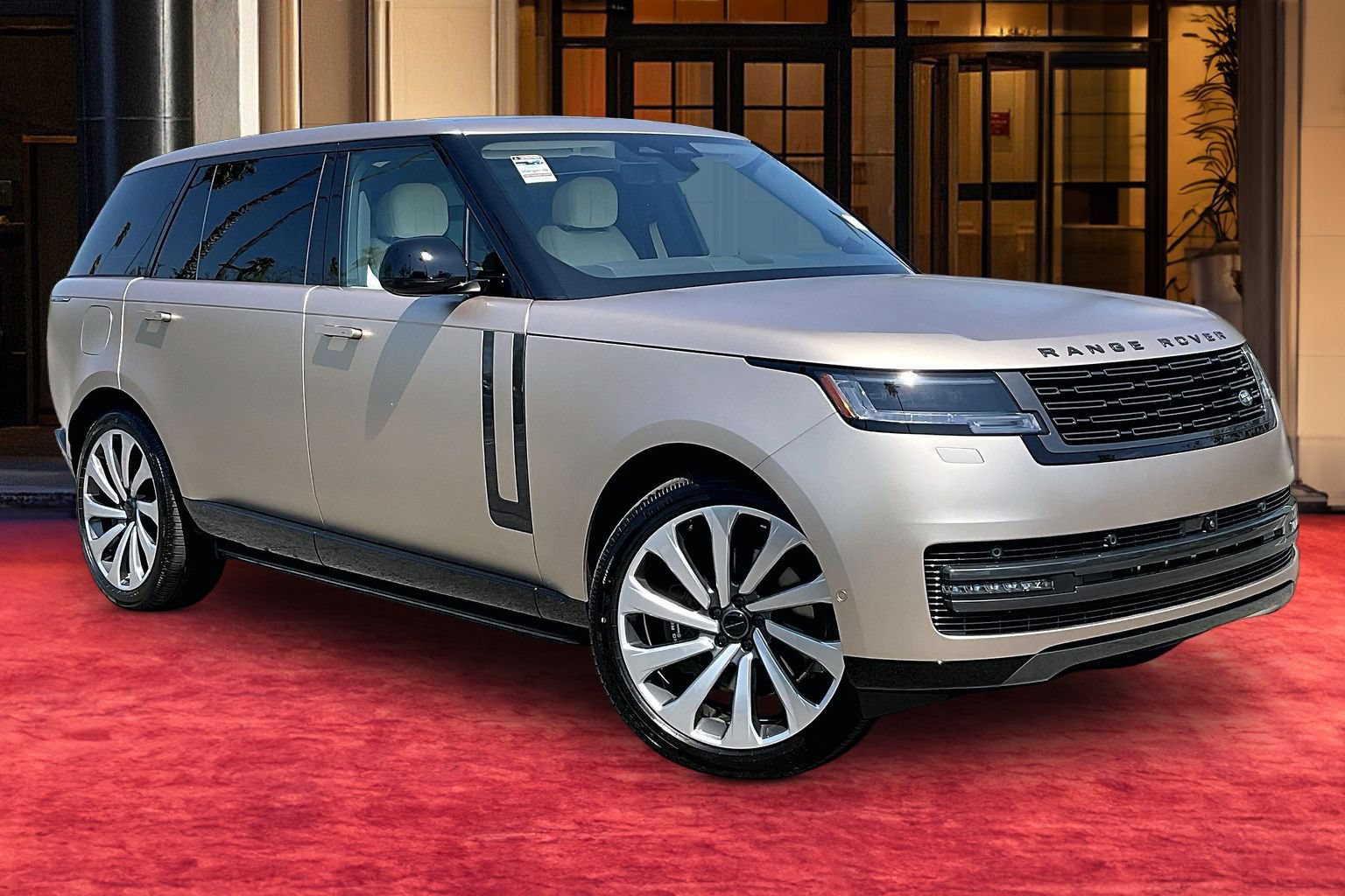 New 2026 Land Rover Range Rover Long Wheelbase SE AWD/4WD image 23