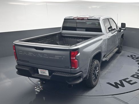 Used 2025 Chevrolet Silverado 2500 LTZ w/ LTZ Plus Package image 27