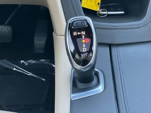 Used 2018 Cadillac XT5 Luxury w/ Driver Awareness Package image 18