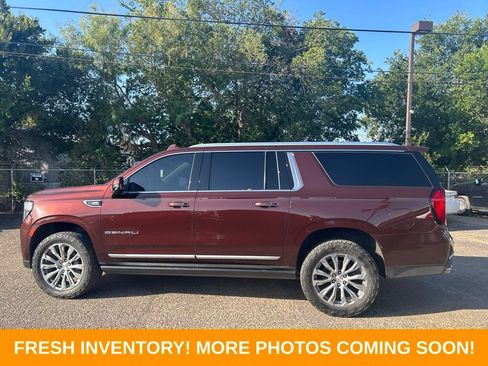 Used 2022 GMC Yukon XL Denali AWD/4WD image 5