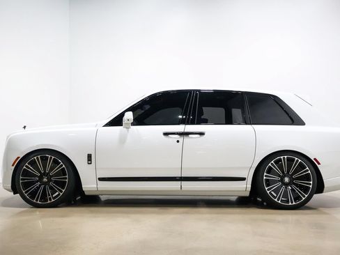 Used 2025 Rolls-Royce Cullinan Black Badge AWD/4WD image 15