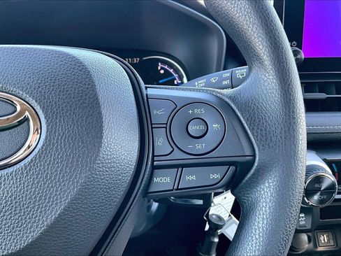 Used 2025 Toyota RAV4 LE image 21