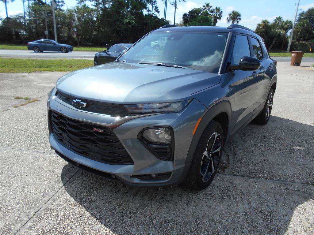 Used 2021 Chevrolet TrailBlazer RS w/ Sun and Liftgate Package AWD/4WD image 2