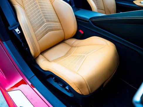 Used 2021 Chevrolet Corvette Stingray Premium Conv w/ Z51 Performance Package RWD image 24