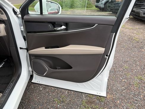 Certified 2023 Lincoln Nautilus Reserve AWD/4WD image 16
