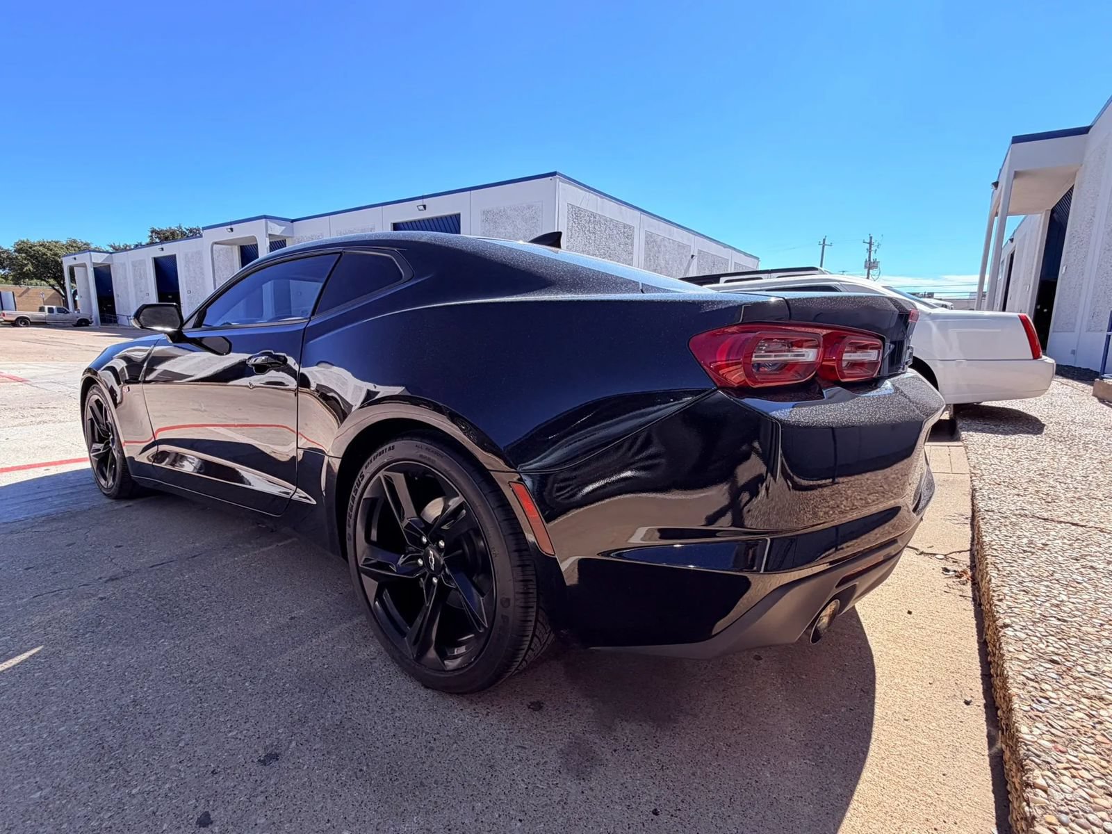Used 2020 Chevrolet Camaro LT w/ Technology Package RWD image 3