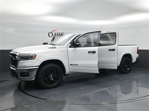 Used 2025 RAM 1500 Big Horn image 33