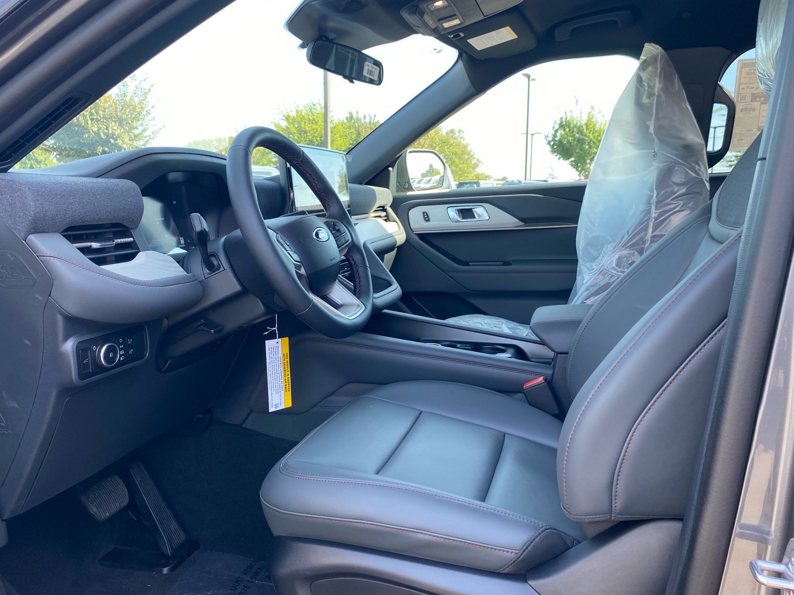 New 2027 Ford Explorer Active w/ Active Comfort Package AWD/4WD image 9