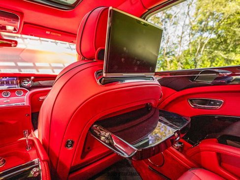 Used 2019 Bentley Mulsanne Speed image 41