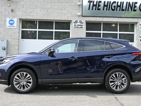 Used 2024 Toyota Venza Limited AWD/4WD image 4