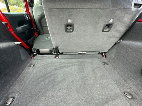 Certified 2022 Jeep Wrangler Unlimited Sport image 15