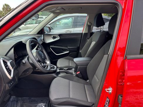 Used 2025 Kia Soul LX w/ LX Technology Package image 25