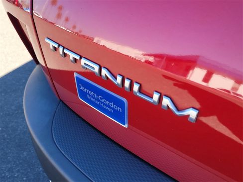 Used 2020 Ford Escape Titanium image 6