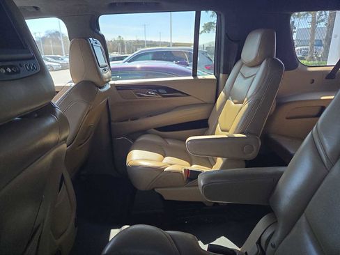 Used 2019 Cadillac Escalade ESV Platinum image 12
