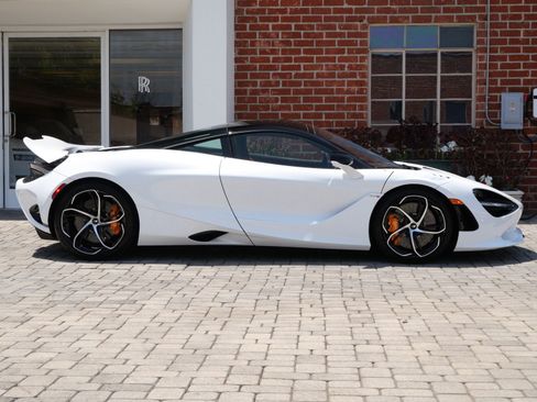 Used 2024 McLaren 750S RWD image 3