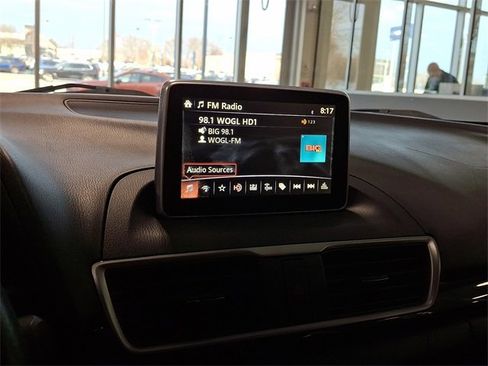 Used 2014 MAZDA MAZDA3 i Touring w/ Technology Package image 19