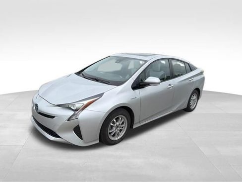 Used 2017 Toyota Prius Four image 7
