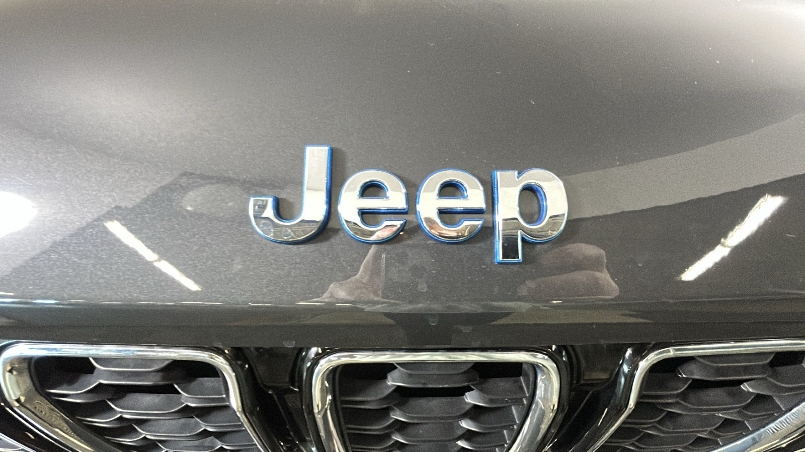 Used 2023 Jeep Grand Cherokee 4WD 4xe image 9