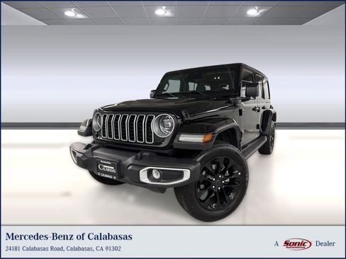 Used 2025 Jeep Wrangler Sahara image 1