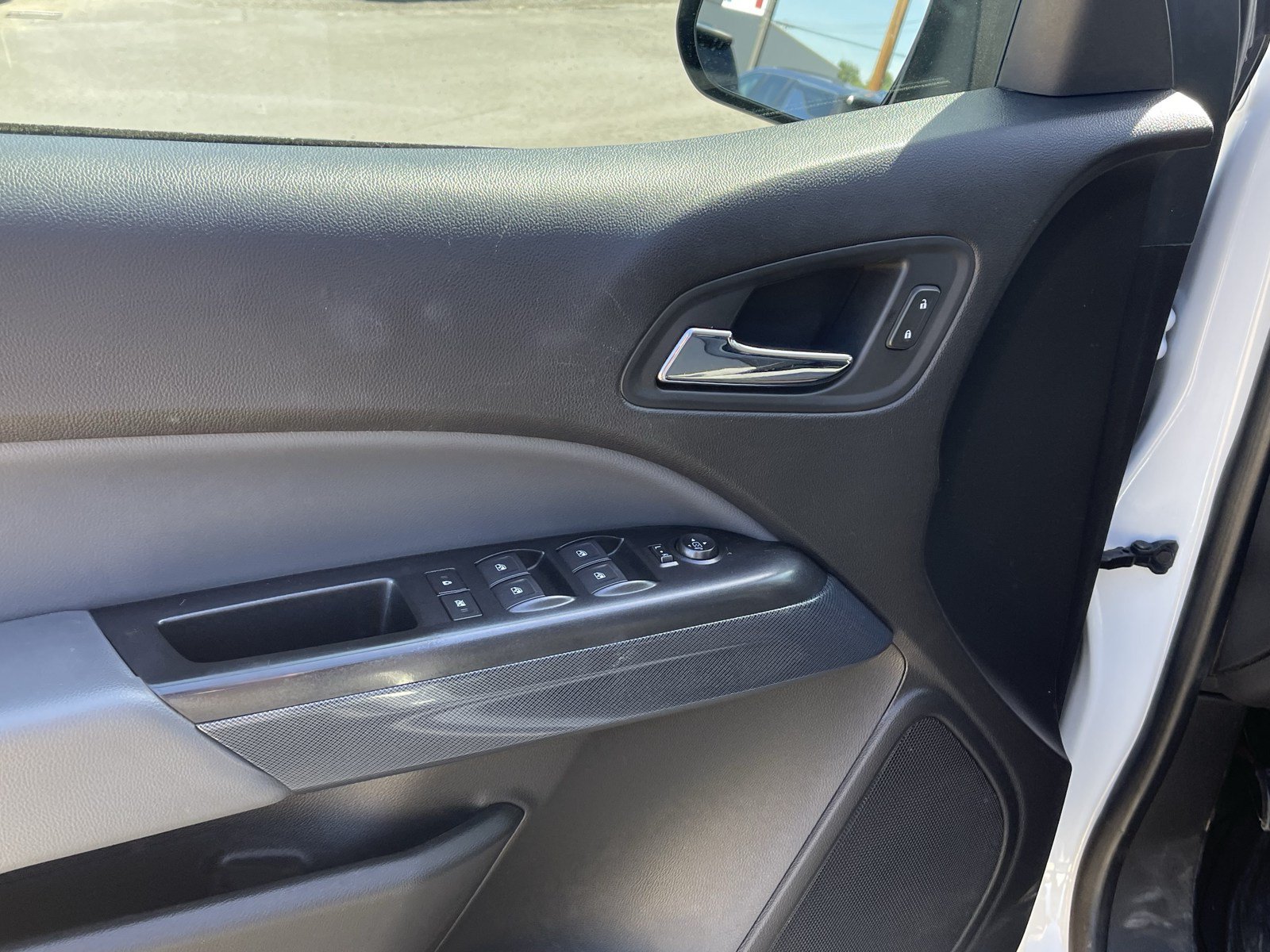 Used 2017 Chevrolet Colorado Z71 AWD/4WD image 18