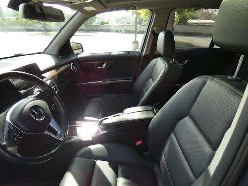 Used 2015 Mercedes-Benz GLK 350 2WD image 27