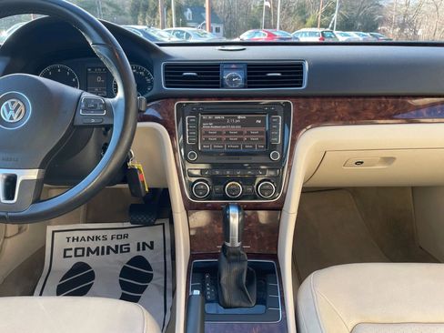 Used 2013 Volkswagen Passat 2.5 SEL image 23