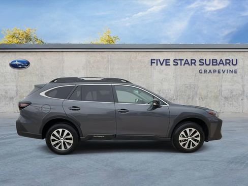 Used 2025 Subaru Outback Premium image 9