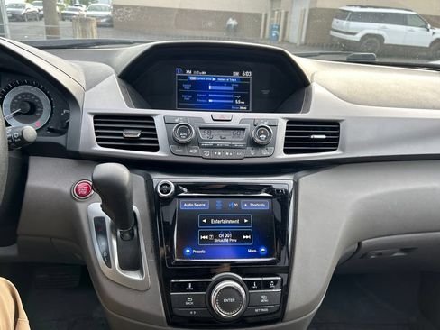 Used 2016 Honda Odyssey EX-L image 18