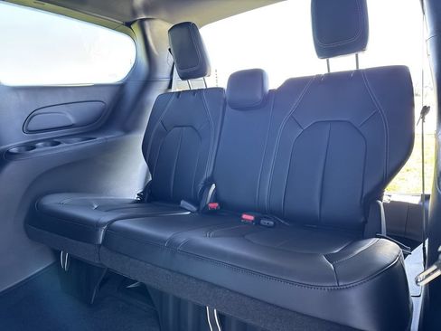 New 2026 Chrysler Pacifica Select w/ S Appearance Package FWD image 22